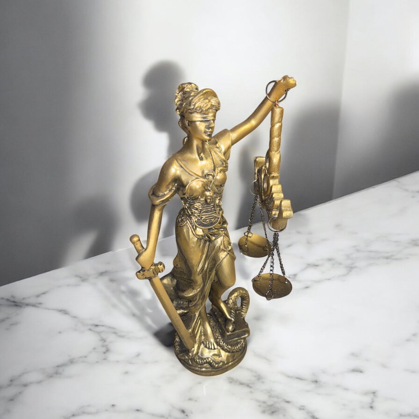 Figura Diosa de La Justicia