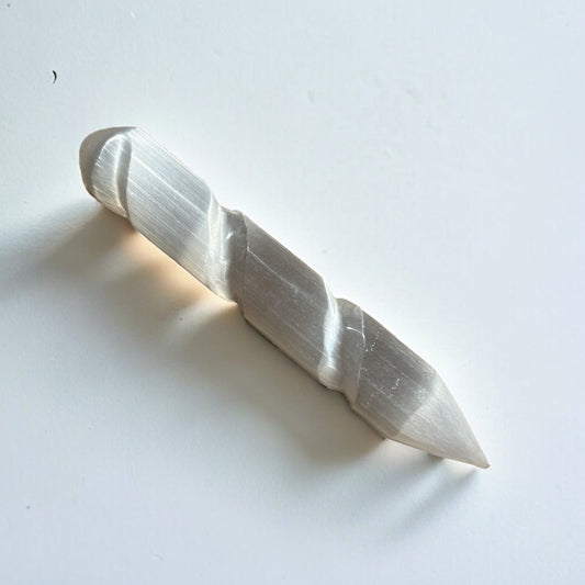 Massaggiatore con punta in selenite
